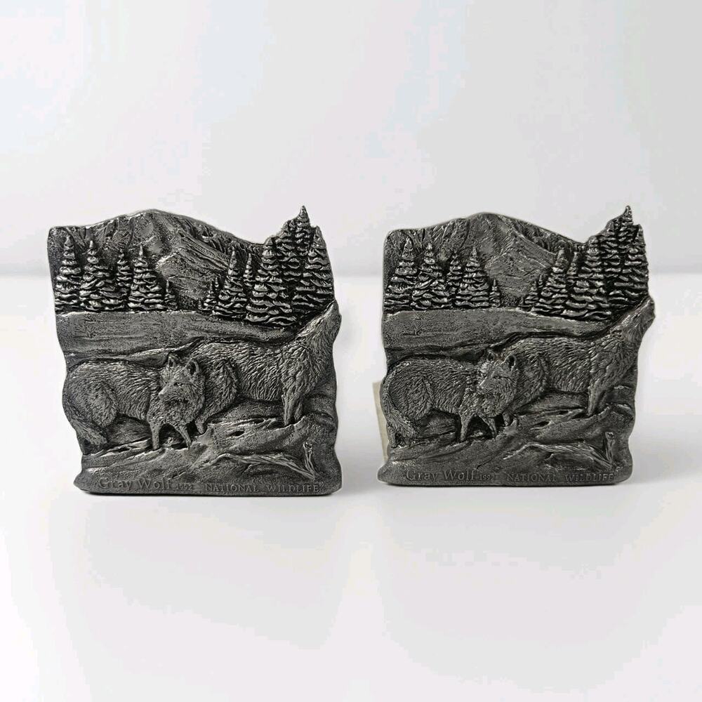 Vtg 90s Natural Wonder National Wildlife Foundation Grey Wolf Metal Bookends Set
